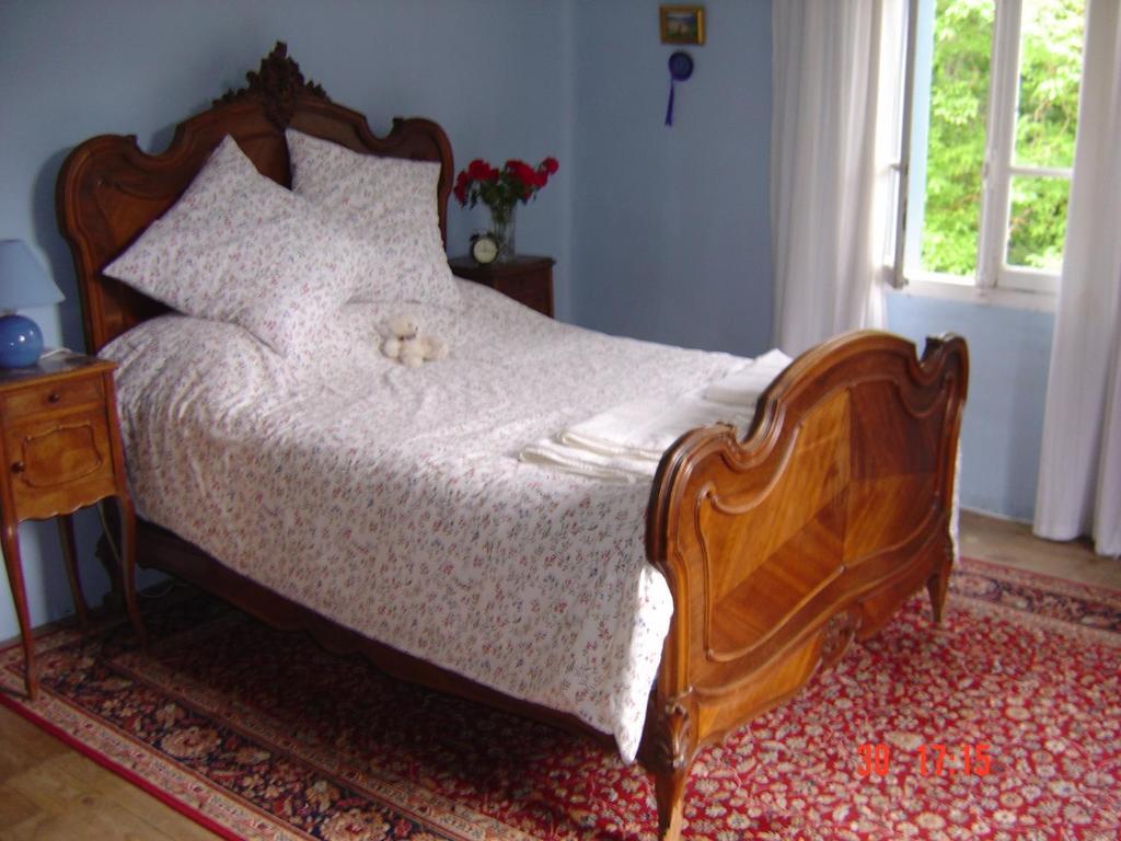 Aux Quatre Saisons Axat Bed & Breakfast Oda fotoğraf