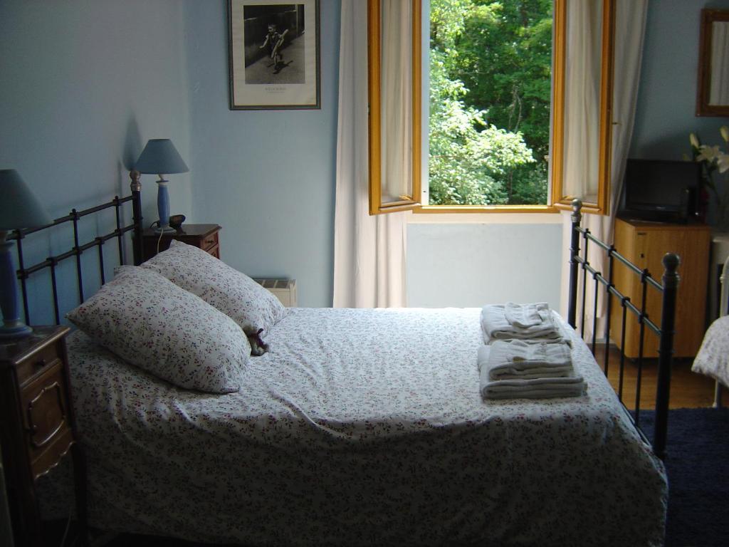 Aux Quatre Saisons Axat Bed & Breakfast Oda fotoğraf