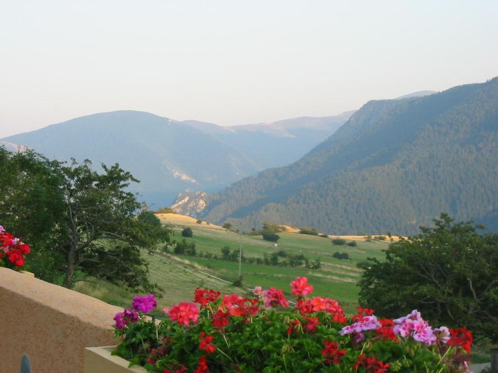Aux Quatre Saisons Axat Bed & Breakfast Dış mekan fotoğraf