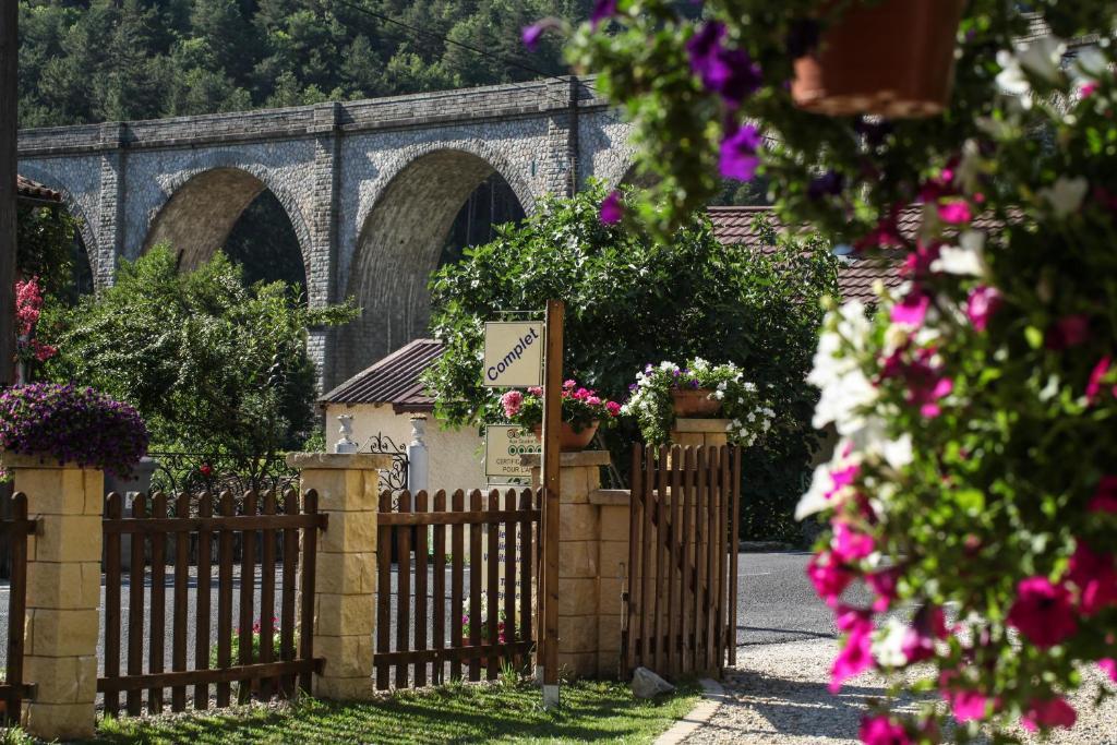 Aux Quatre Saisons Axat Bed & Breakfast Dış mekan fotoğraf