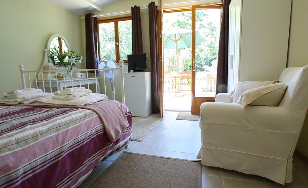 Aux Quatre Saisons Axat Bed & Breakfast Oda fotoğraf